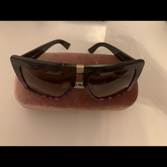 MIU MIU tortoise deisgn sunglasses - Picture 2 of 5